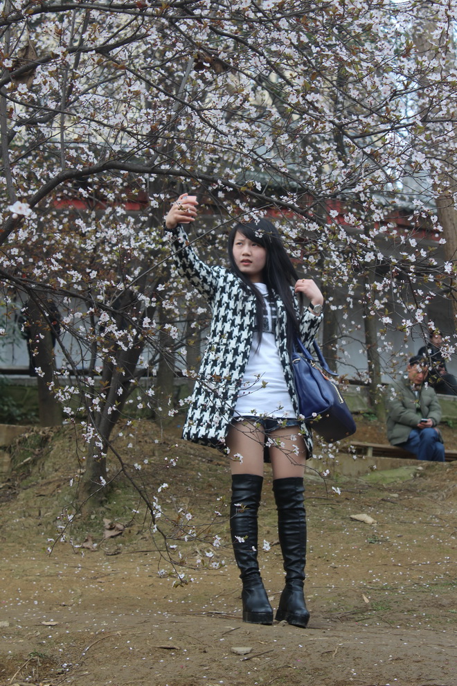 貴陽河濱公園花艷人美